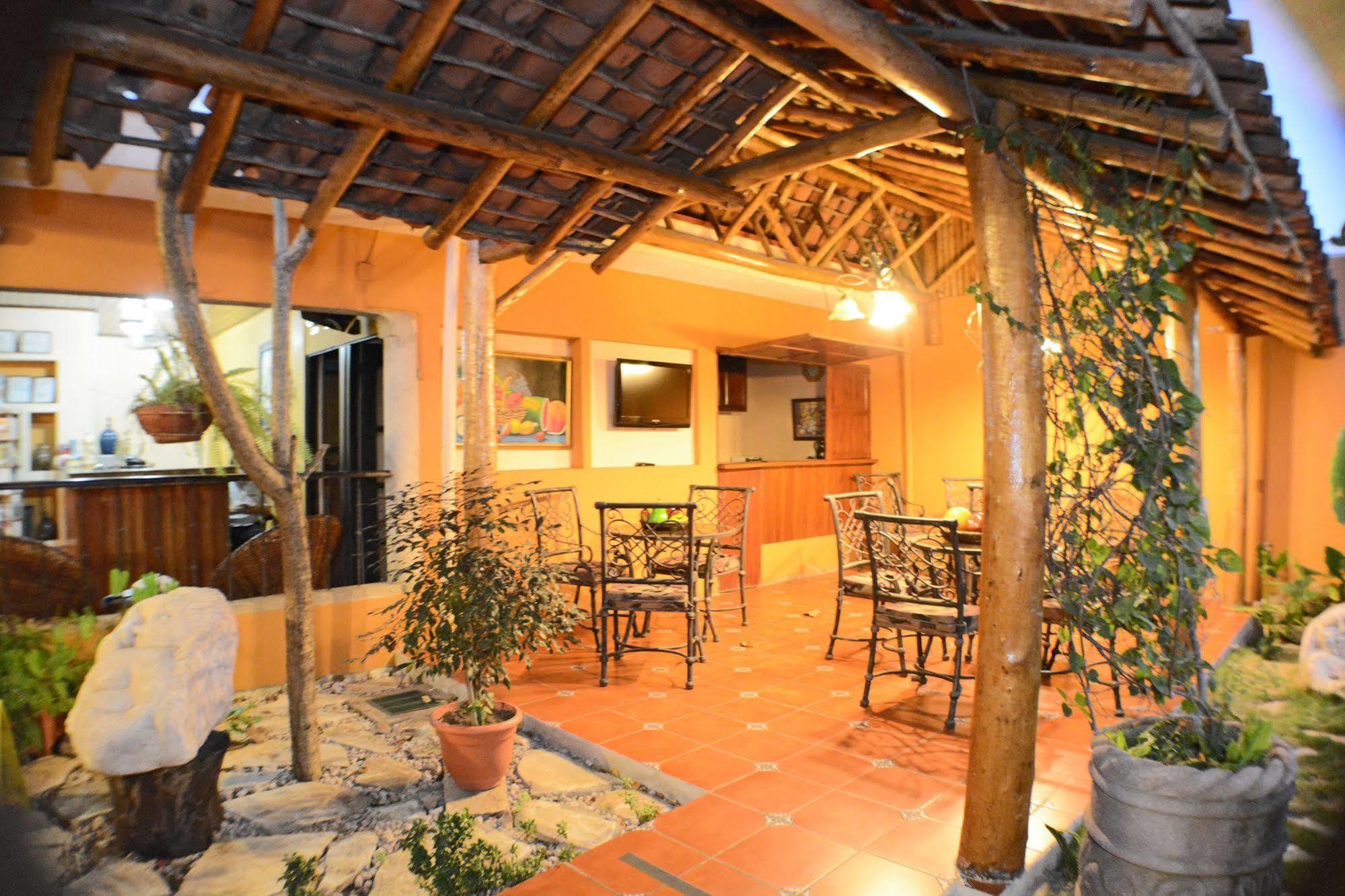 Hotel Colonnade Nicaragua Managua Bagian luar foto