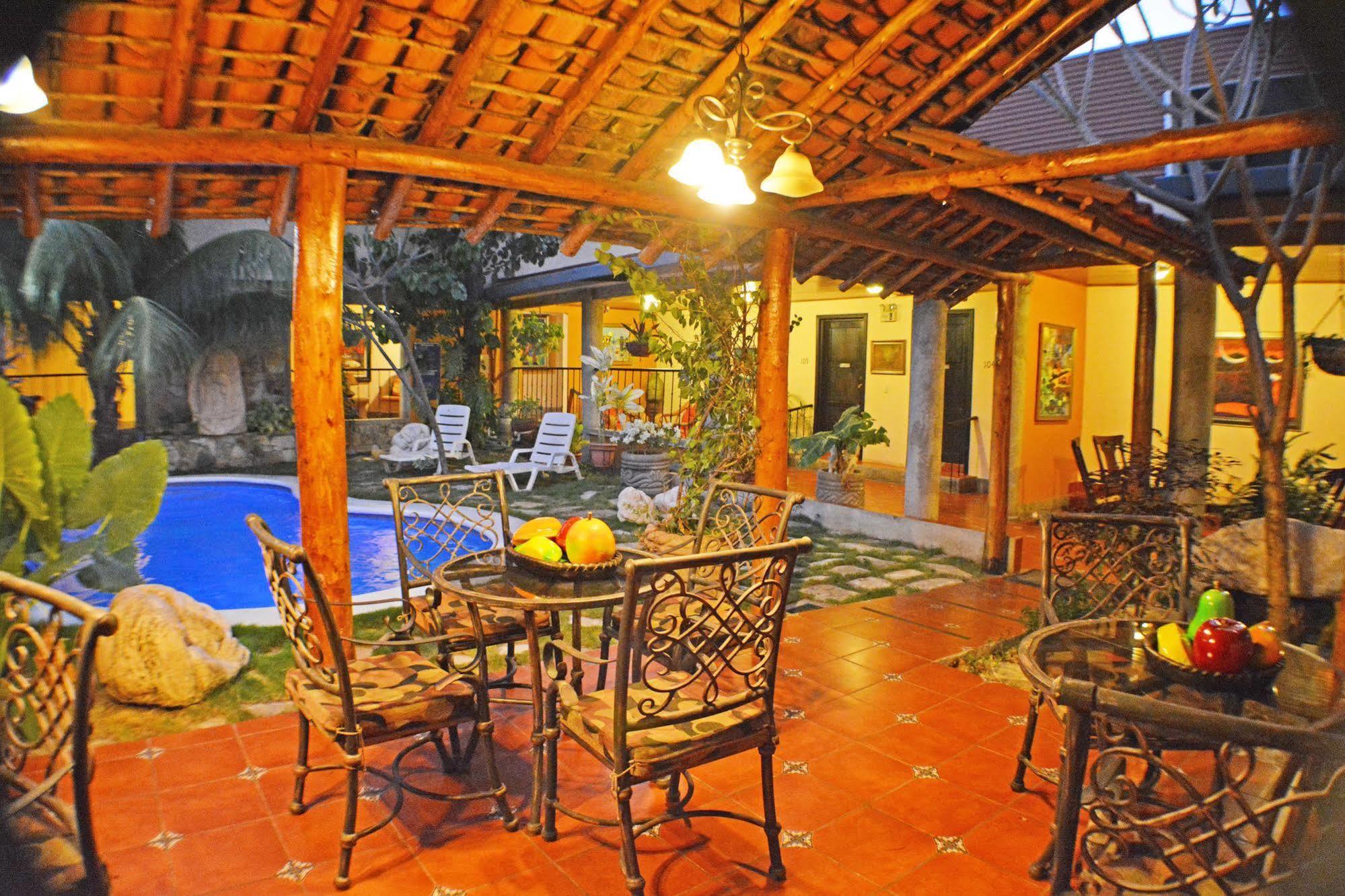 Hotel Colonnade Nicaragua Managua Bagian luar foto