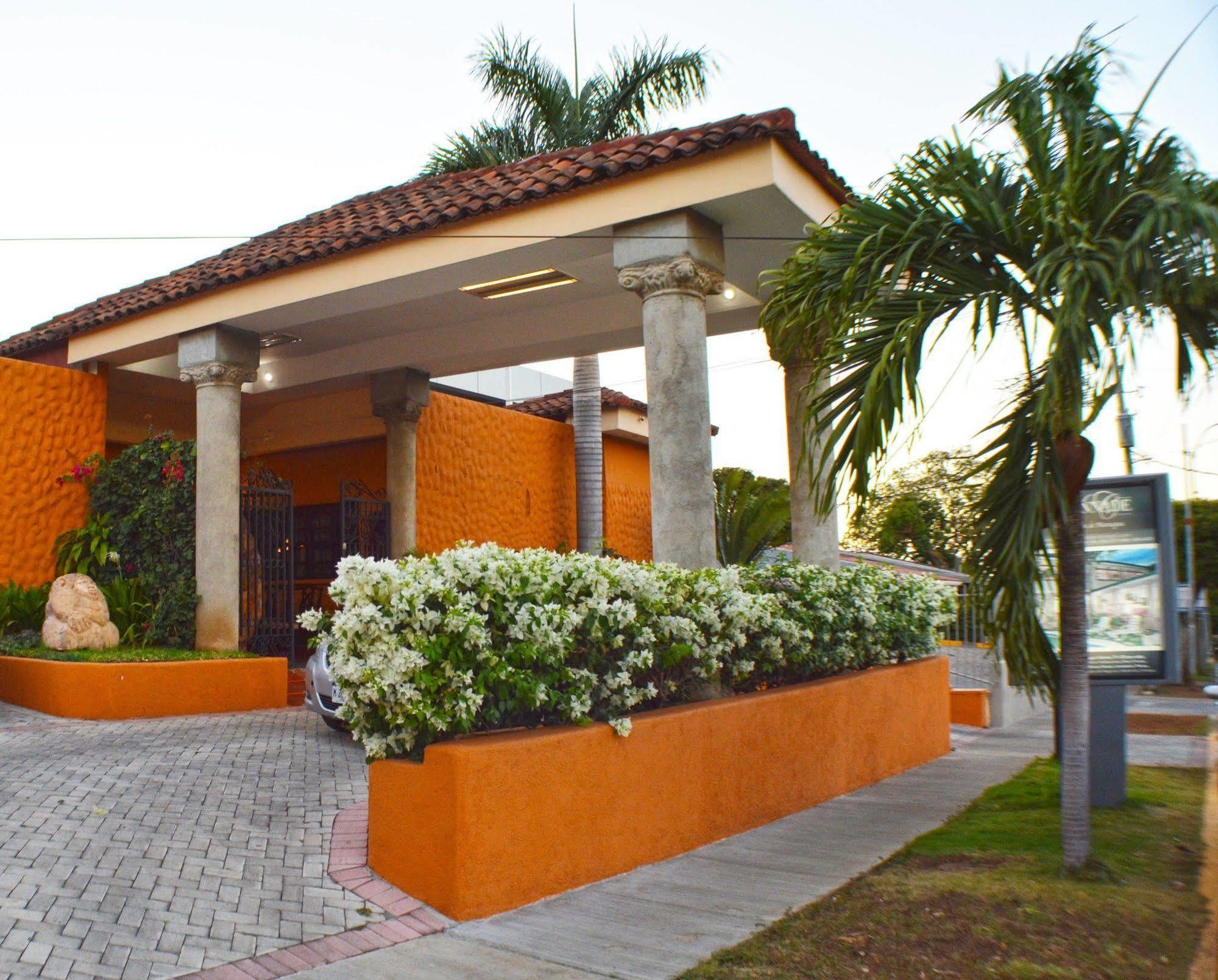 Hotel Colonnade Nicaragua Managua Bagian luar foto