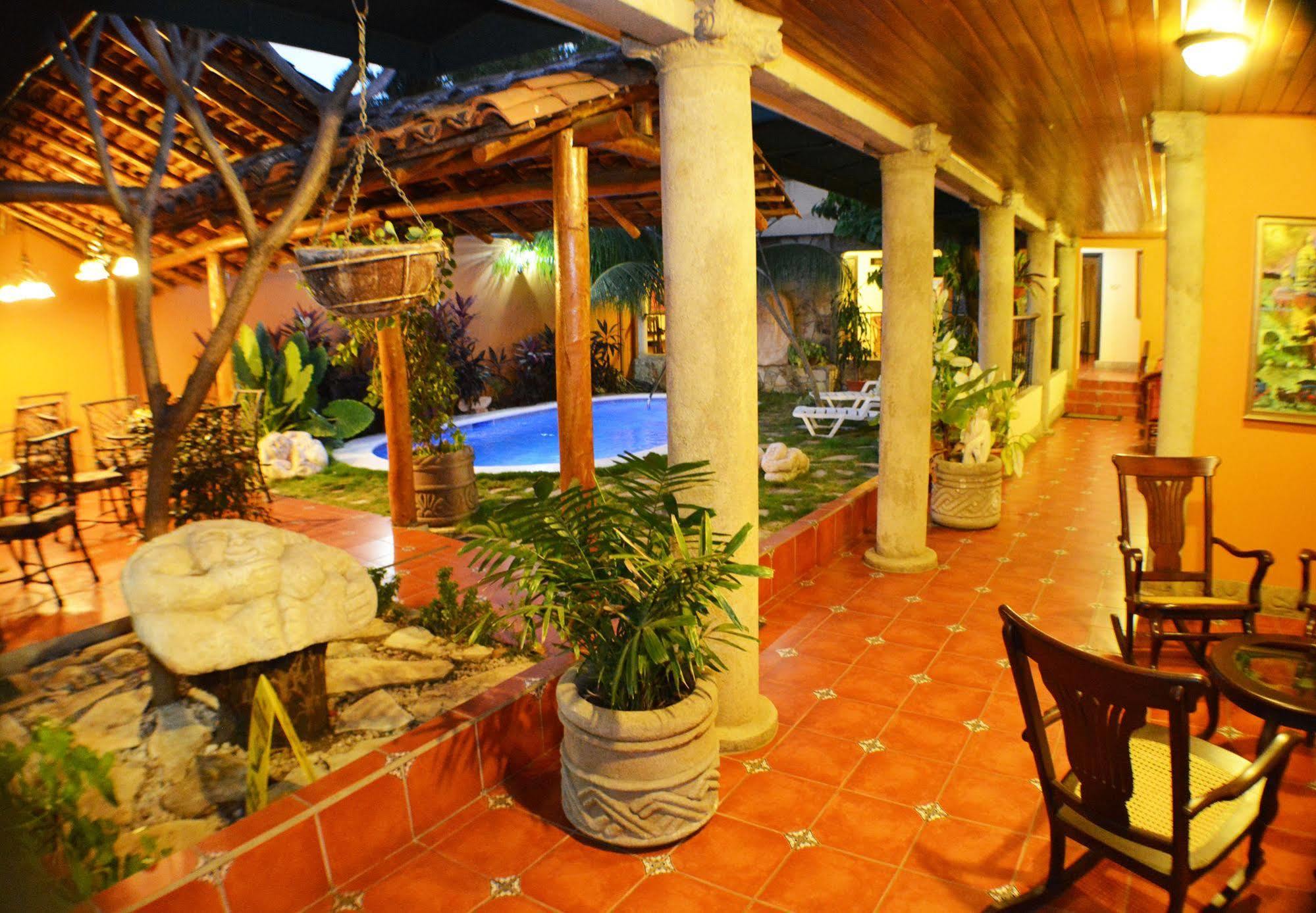 Hotel Colonnade Nicaragua Managua Bagian luar foto